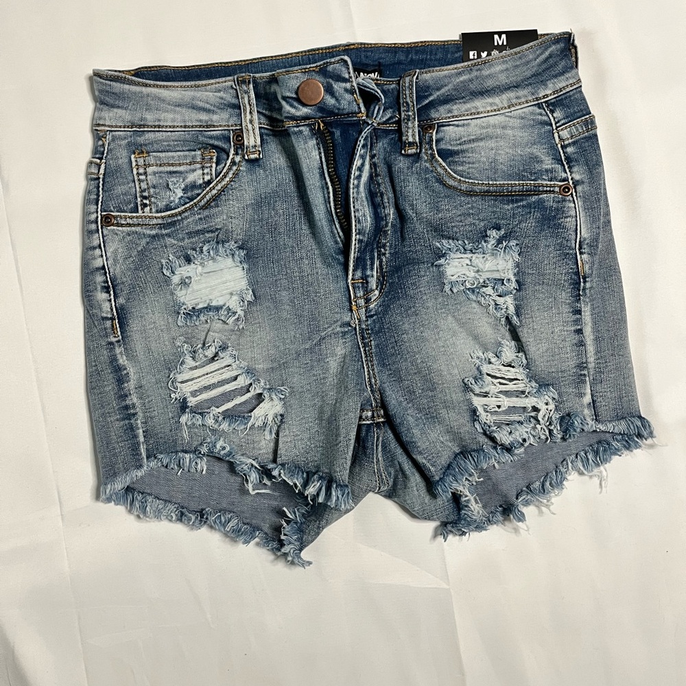 NWT! FashionNova “Came for Live” distressed denim shorts